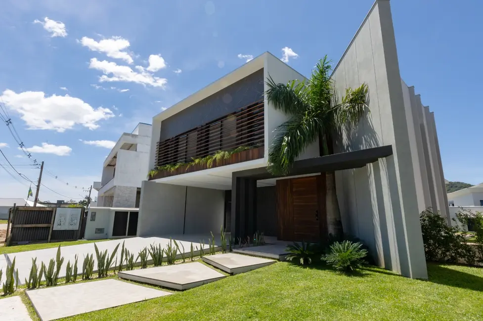 Foto 2 de Casa de Condomínio com 3 quartos à venda, 424m2 em Santa Regina, Camboriu - SC