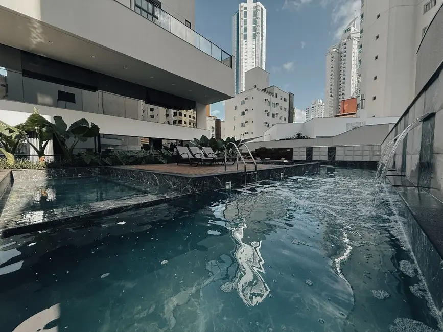 Apartamento com 4 quartos à venda, 193m2 em Centro, Balneario Camboriu - SC - imagem 3 Foto 3 de Apartamento com 4 quartos à venda, 193m2 em Centro, Balneario Camboriu - SC