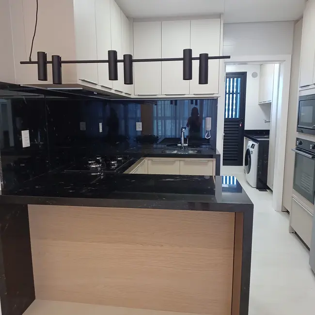 Apartamento com 4 quartos à venda e para alugar, 132m2 em Centro, Balneario Camboriu - SC - imagem 5 Foto 5 de Apartamento com 4 quartos à venda e para alugar, 132m2 em Centro, Balneario Camboriu - SC
