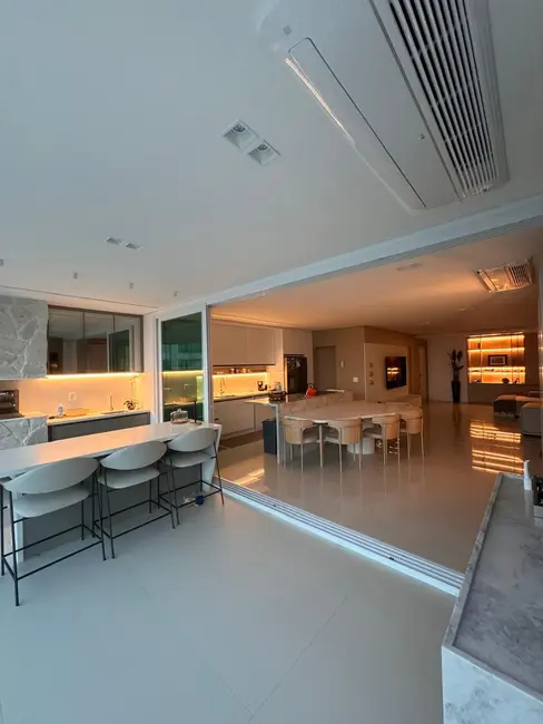 Apartamento com 3 quartos à venda, 204m2 em Itajai - SC - imagem 3 Foto 3 de Apartamento com 3 quartos à venda, 204m2 em Itajai - SC