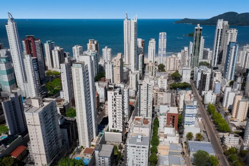 Apartamento com 3 quartos à venda, 118m2 em Centro, Balneario Camboriu - SC - imagem 3 Foto 3 de Apartamento com 3 quartos à venda, 118m2 em Centro, Balneario Camboriu - SC