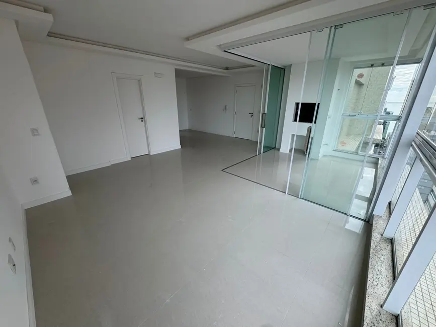 Foto 2 de Apartamento com 3 quartos à venda, 116m2 em Meia Praia, Itapema - SC