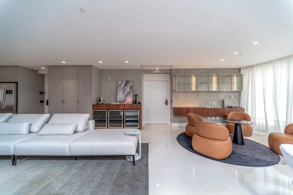 Apartamento com 4 quartos à venda, 261m2 em Centro, Balneario Camboriu - SC - imagem 4 Foto 4 de Apartamento com 4 quartos à venda, 261m2 em Centro, Balneario Camboriu - SC