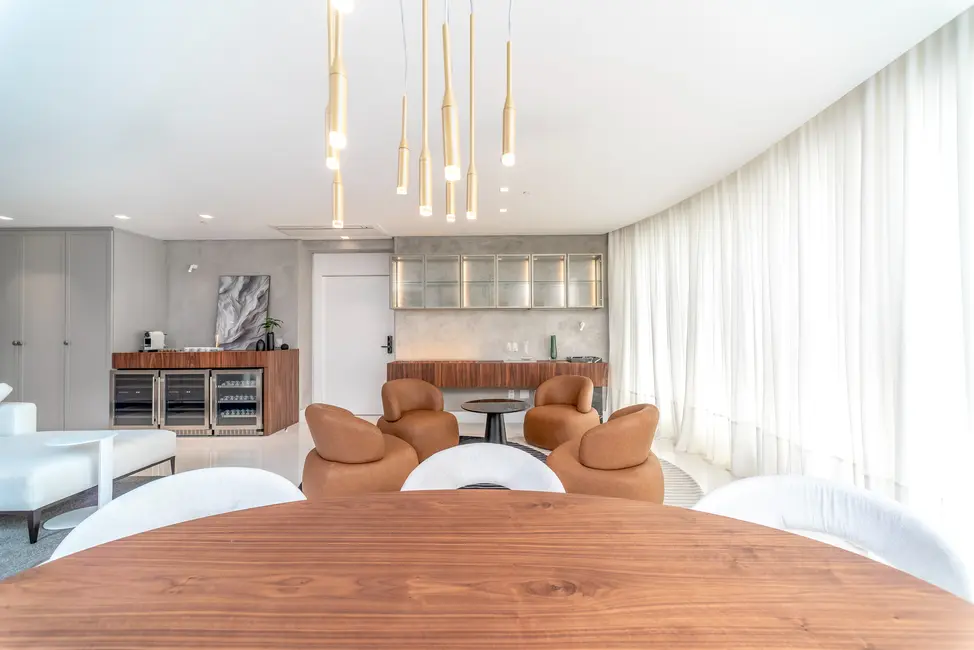 Apartamento com 4 quartos à venda, 261m2 em Centro, Balneario Camboriu - SC - imagem 5 Foto 5 de Apartamento com 4 quartos à venda, 261m2 em Centro, Balneario Camboriu - SC
