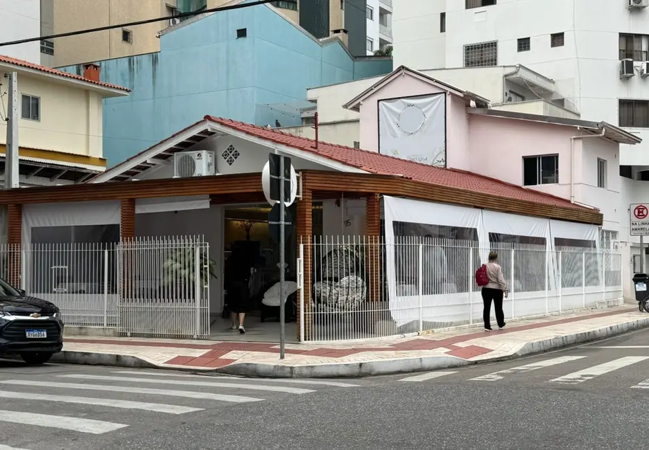 Foto 1 de Loja à venda em Centro, Balneario Camboriu - SC