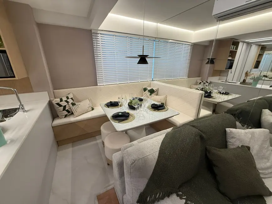 Foto 2 de Apartamento com 2 quartos à venda, 70m2 em Centro, Balneario Camboriu - SC