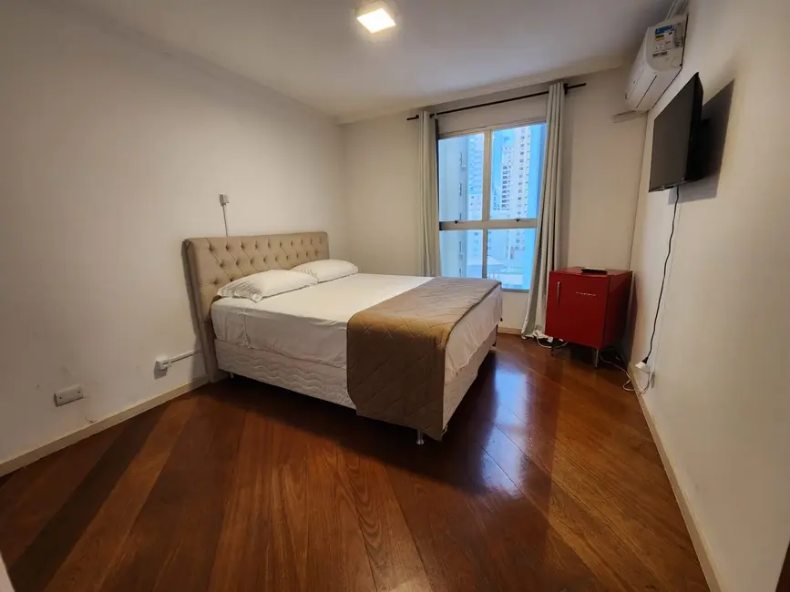 Foto 8 de Apartamento com 3 quartos para alugar, 120m2 em Centro, Balneario Camboriu - SC