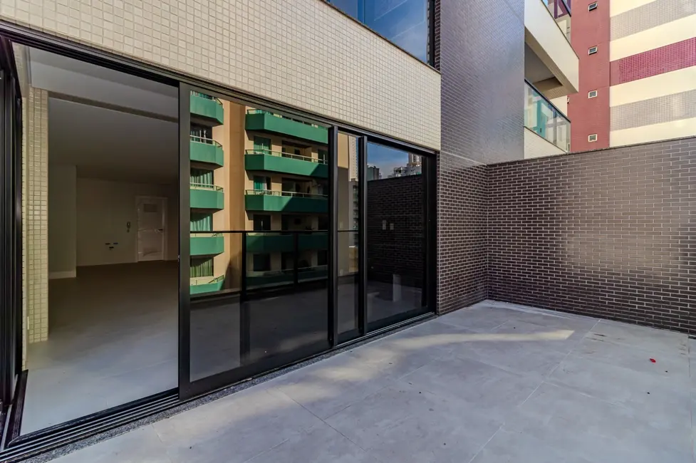 Apartamento com 4 quartos à venda, 155m2 em Centro, Balneario Camboriu - SC - imagem 3 Foto 3 de Apartamento com 4 quartos à venda, 155m2 em Centro, Balneario Camboriu - SC