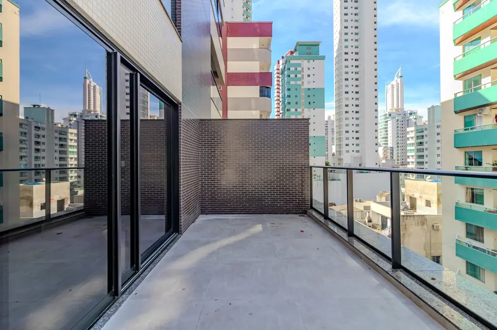 Apartamento com 4 quartos à venda, 155m2 em Centro, Balneario Camboriu - SC - imagem 2 Foto 2 de Apartamento com 4 quartos à venda, 155m2 em Centro, Balneario Camboriu - SC