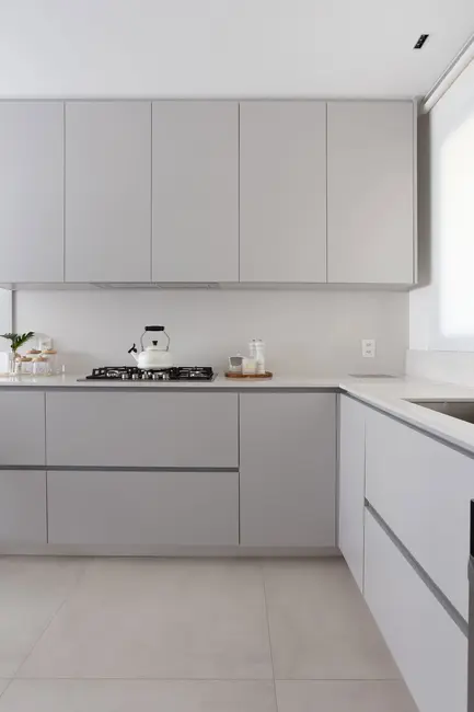 Apartamento com 3 quartos para alugar, 122m2 em Centro, Balneario Camboriu - SC - imagem 9 Foto 9 de Apartamento com 3 quartos para alugar, 122m2 em Centro, Balneario Camboriu - SC