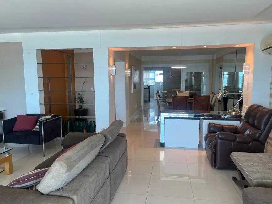 Apartamento com 3 quartos à venda, 200m2 em Centro, Balneario Camboriu - SC - imagem 4 Foto 4 de Apartamento com 3 quartos à venda, 200m2 em Centro, Balneario Camboriu - SC