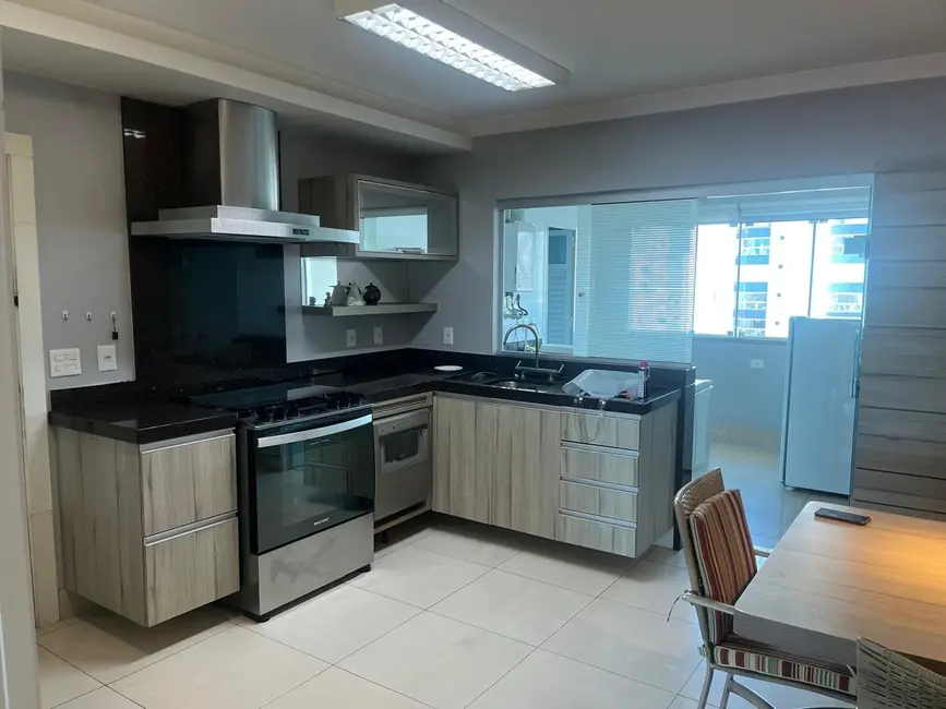 Apartamento com 3 quartos à venda, 200m2 em Centro, Balneario Camboriu - SC - imagem 8 Foto 8 de Apartamento com 3 quartos à venda, 200m2 em Centro, Balneario Camboriu - SC