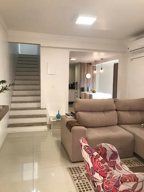 Casa com 3 quartos à venda, 330m2 em Centro, Balneario Camboriu - SC - imagem 9 Foto 9 de Casa com 3 quartos à venda, 330m2 em Centro, Balneario Camboriu - SC