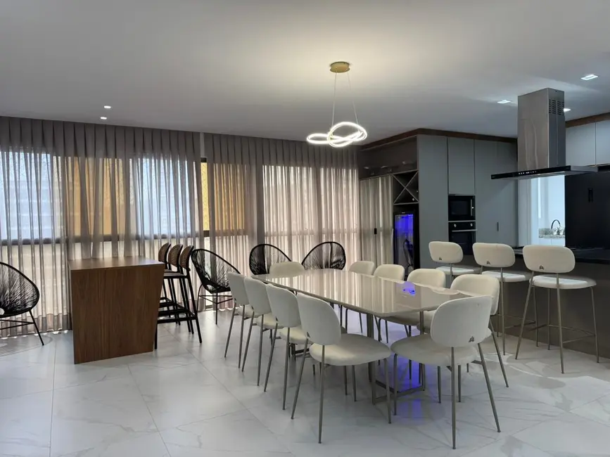 Apartamento com 4 quartos à venda, 169m2 em Pioneiros, Balneario Camboriu - SC - imagem 2 Foto 2 de Apartamento com 4 quartos à venda, 169m2 em Pioneiros, Balneario Camboriu - SC