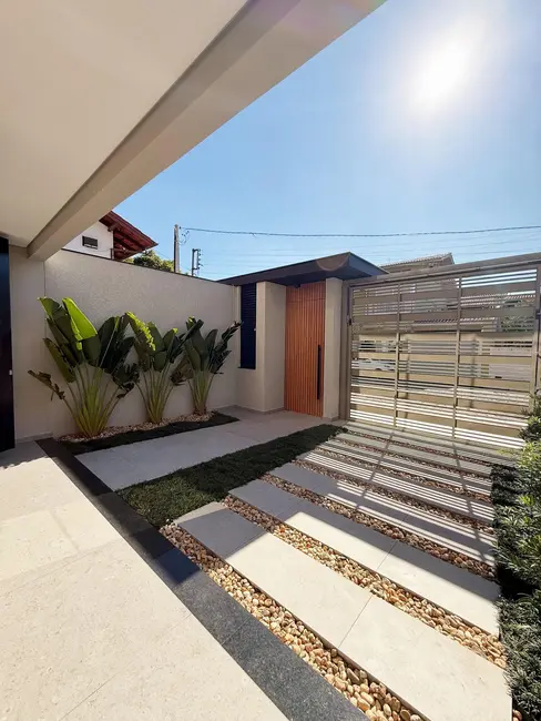 Casa com 3 quartos à venda, 247m2 em Centro, Balneario Camboriu - SC - imagem 3 Foto 3 de Casa com 3 quartos à venda, 247m2 em Centro, Balneario Camboriu - SC