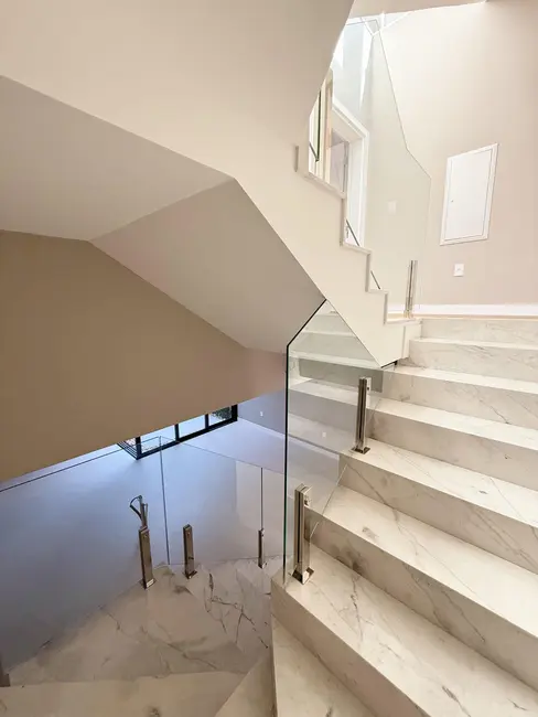 Casa com 3 quartos à venda, 247m2 em Centro, Balneario Camboriu - SC - imagem 5 Foto 5 de Casa com 3 quartos à venda, 247m2 em Centro, Balneario Camboriu - SC