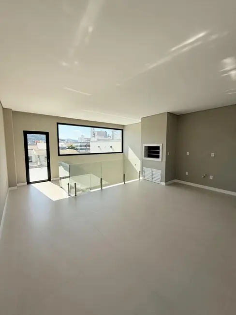 Casa com 3 quartos à venda, 247m2 em Centro, Balneario Camboriu - SC - imagem 4 Foto 4 de Casa com 3 quartos à venda, 247m2 em Centro, Balneario Camboriu - SC