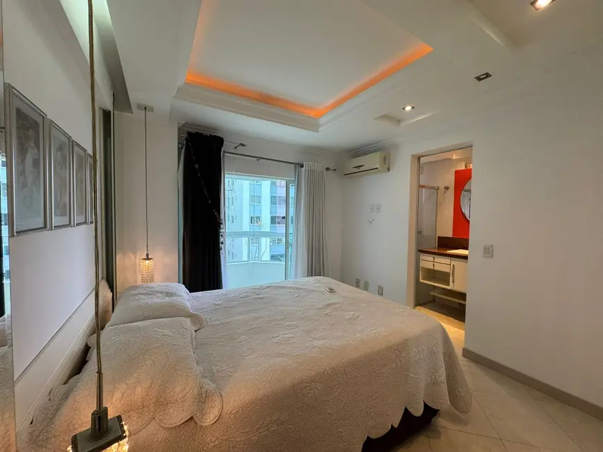 Apartamento com 2 quartos à venda, 100m2 em Centro, Balneario Camboriu - SC - imagem 8 Foto 8 de Apartamento com 2 quartos à venda, 100m2 em Centro, Balneario Camboriu - SC