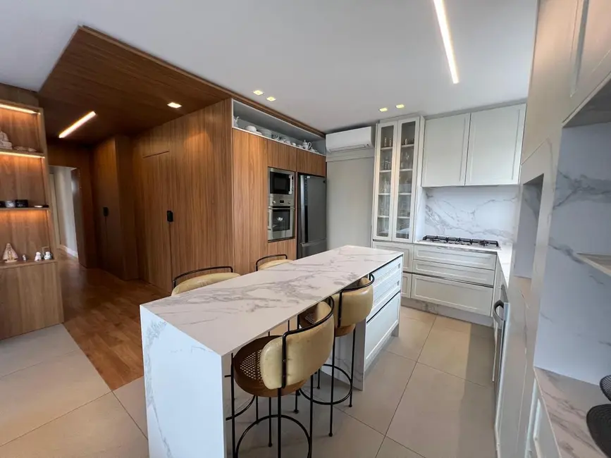 Apartamento com 3 quartos à venda, 115m2 em Pioneiros, Balneario Camboriu - SC - imagem 4 Foto 4 de Apartamento com 3 quartos à venda, 115m2 em Pioneiros, Balneario Camboriu - SC