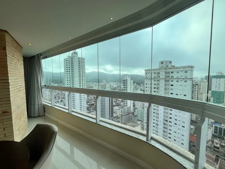 Apartamento com 3 quartos à venda, 137m2 em Centro, Balneario Camboriu - SC - imagem 4 Foto 4 de Apartamento com 3 quartos à venda, 137m2 em Centro, Balneario Camboriu - SC