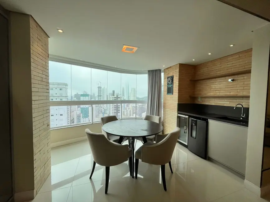 Apartamento com 3 quartos à venda, 137m2 em Centro, Balneario Camboriu - SC - imagem 3 Foto 3 de Apartamento com 3 quartos à venda, 137m2 em Centro, Balneario Camboriu - SC