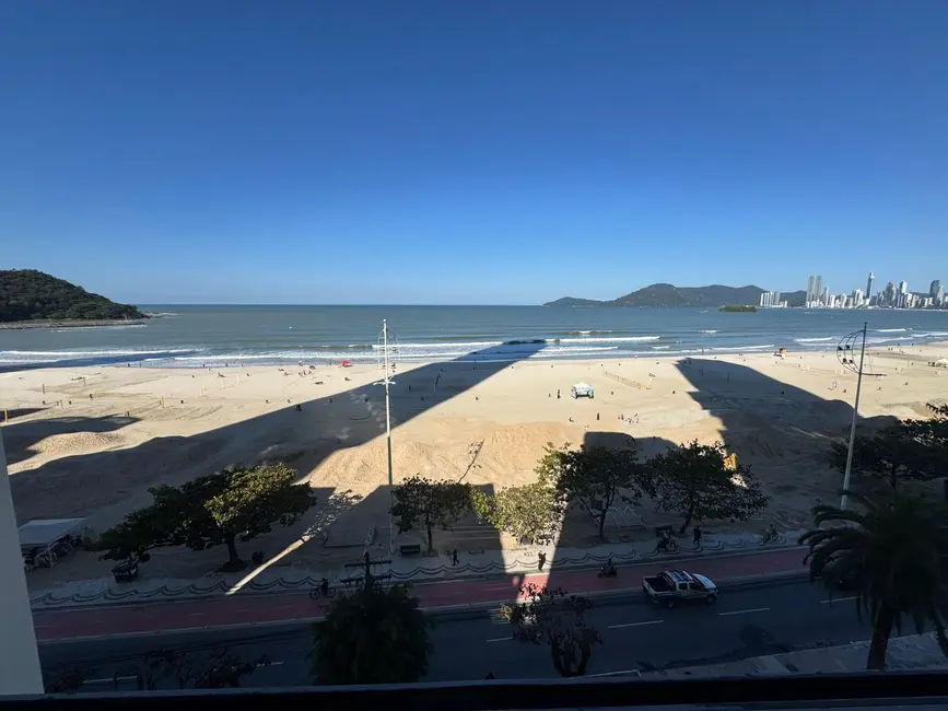 Apartamento com 3 quartos à venda, 131m2 em Centro, Balneario Camboriu - SC - imagem 2 Foto 2 de Apartamento com 3 quartos à venda, 131m2 em Centro, Balneario Camboriu - SC