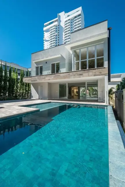 Casa de Condomínio com 4 quartos à venda, 440m2 em Itajai - SC - imagem 1 Foto 1 de Casa de Condomínio com 4 quartos à venda, 440m2 em Itajai - SC