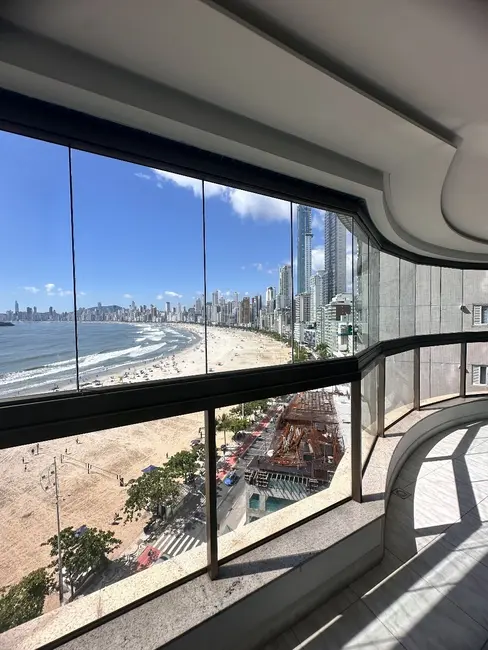 Foto 2 de Apartamento com 3 quartos à venda, 166m2 em Centro, Balneario Camboriu - SC