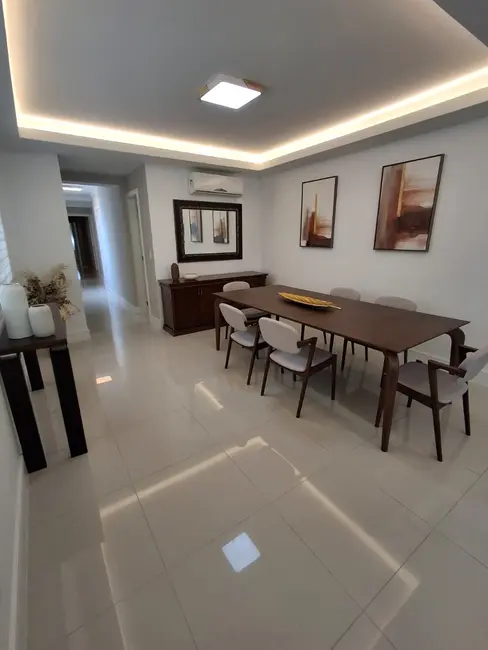 Apartamento com 3 quartos à venda, 143m2 em Centro, Balneario Camboriu - SC - imagem 3 Foto 3 de Apartamento com 3 quartos à venda, 143m2 em Centro, Balneario Camboriu - SC