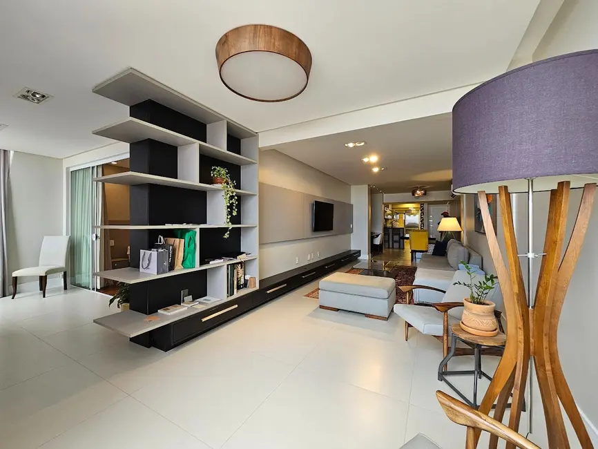 Apartamento com 3 quartos à venda, 193m2 em Centro, Balneario Camboriu - SC - imagem 5 Foto 5 de Apartamento com 3 quartos à venda, 193m2 em Centro, Balneario Camboriu - SC