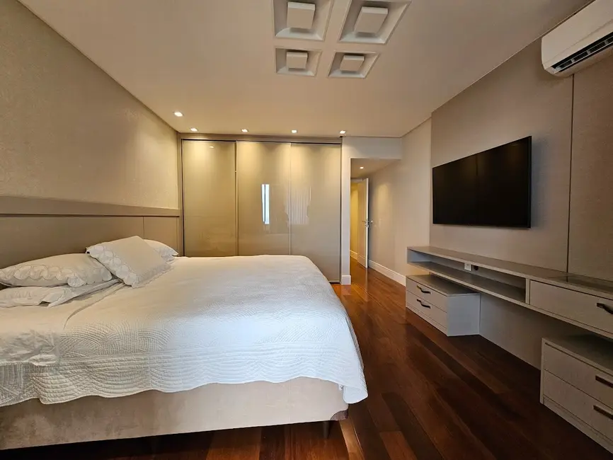 Apartamento com 3 quartos à venda, 193m2 em Centro, Balneario Camboriu - SC - imagem 7 Foto 7 de Apartamento com 3 quartos à venda, 193m2 em Centro, Balneario Camboriu - SC
