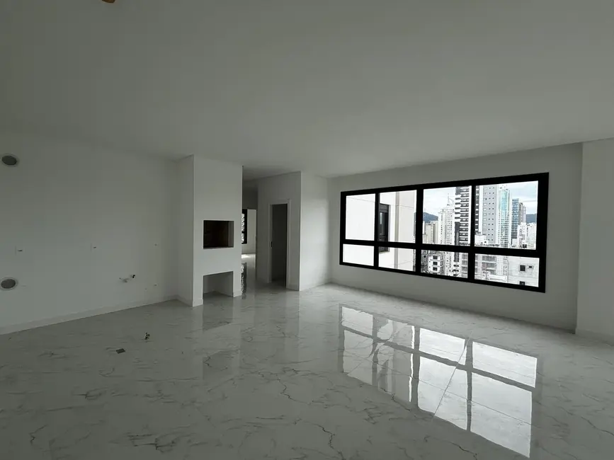 Apartamento com 3 quartos à venda, 136m2 em Centro, Balneario Camboriu - SC - imagem 4 Foto 4 de Apartamento com 3 quartos à venda, 136m2 em Centro, Balneario Camboriu - SC