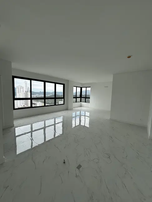 Apartamento com 3 quartos à venda, 136m2 em Centro, Balneario Camboriu - SC - imagem 1 Foto 1 de Apartamento com 3 quartos à venda, 136m2 em Centro, Balneario Camboriu - SC