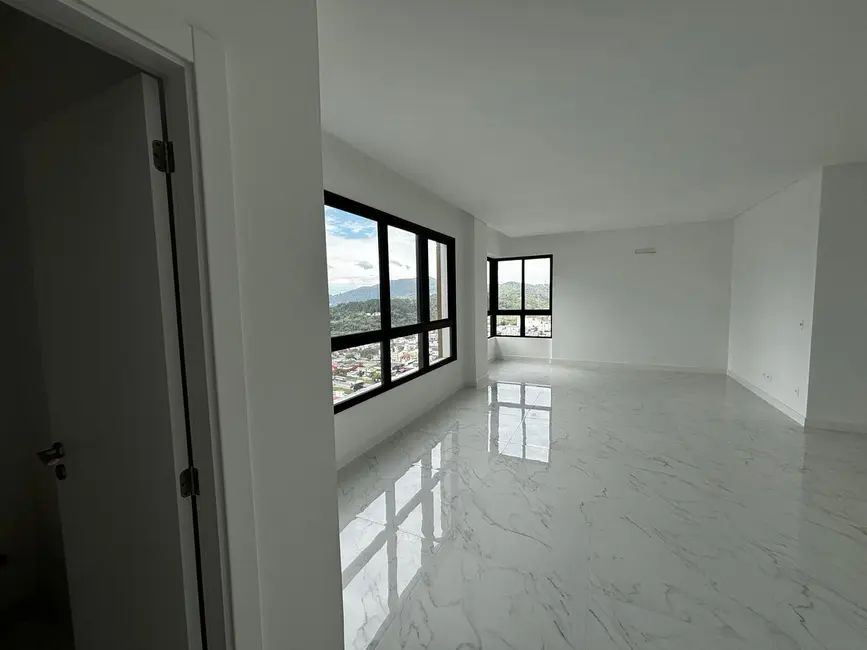 Apartamento com 3 quartos à venda, 136m2 em Centro, Balneario Camboriu - SC - imagem 3 Foto 3 de Apartamento com 3 quartos à venda, 136m2 em Centro, Balneario Camboriu - SC