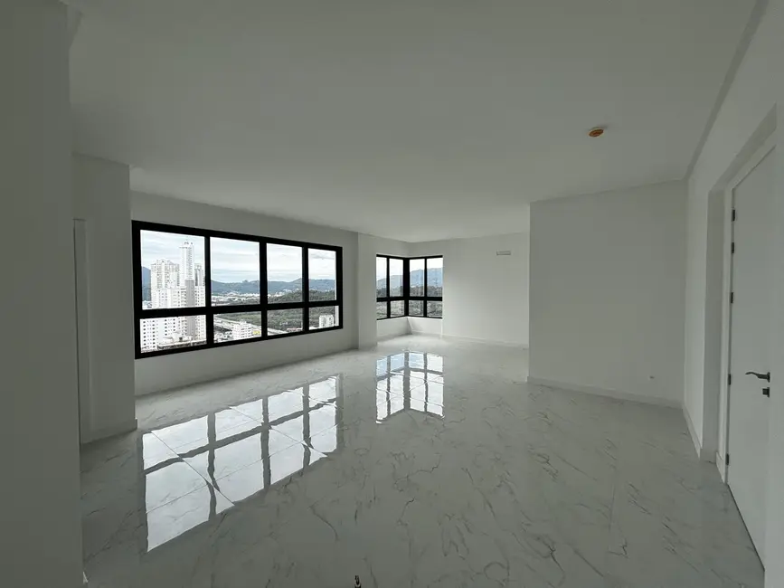 Apartamento com 3 quartos à venda, 136m2 em Centro, Balneario Camboriu - SC - imagem 2 Foto 2 de Apartamento com 3 quartos à venda, 136m2 em Centro, Balneario Camboriu - SC