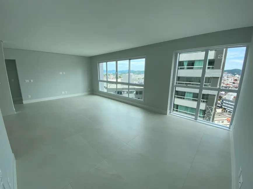 Apartamento com 4 quartos à venda, 133m2 em Centro, Balneario Camboriu - SC - imagem 2 Foto 2 de Apartamento com 4 quartos à venda, 133m2 em Centro, Balneario Camboriu - SC