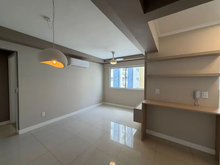 Foto 3 de Apartamento com 1 quarto à venda, 54m2 em Centro, Balneario Camboriu - SC