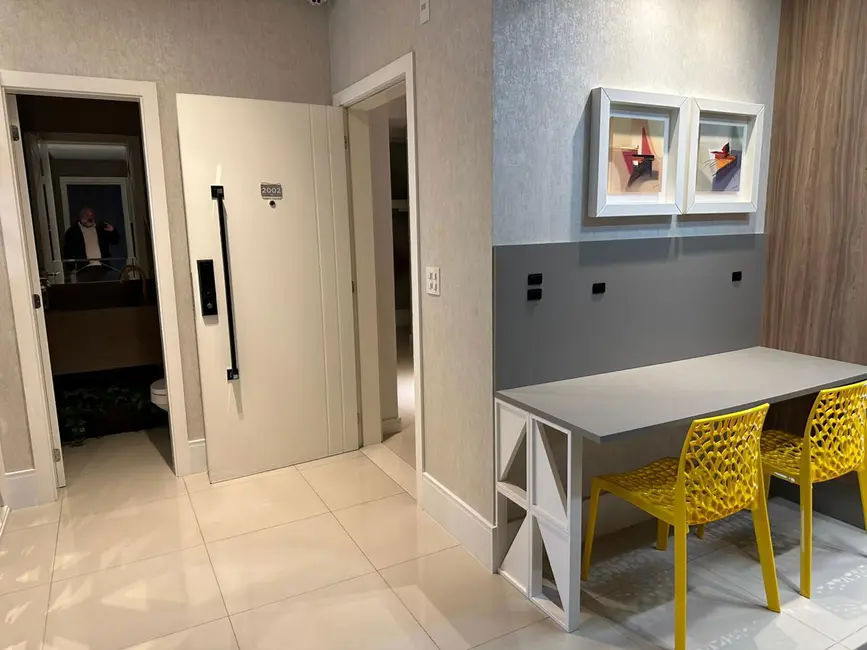 Apartamento com 3 quartos à venda, 134m2 em Pioneiros, Balneario Camboriu - SC - imagem 2 Foto 2 de Apartamento com 3 quartos à venda, 134m2 em Pioneiros, Balneario Camboriu - SC