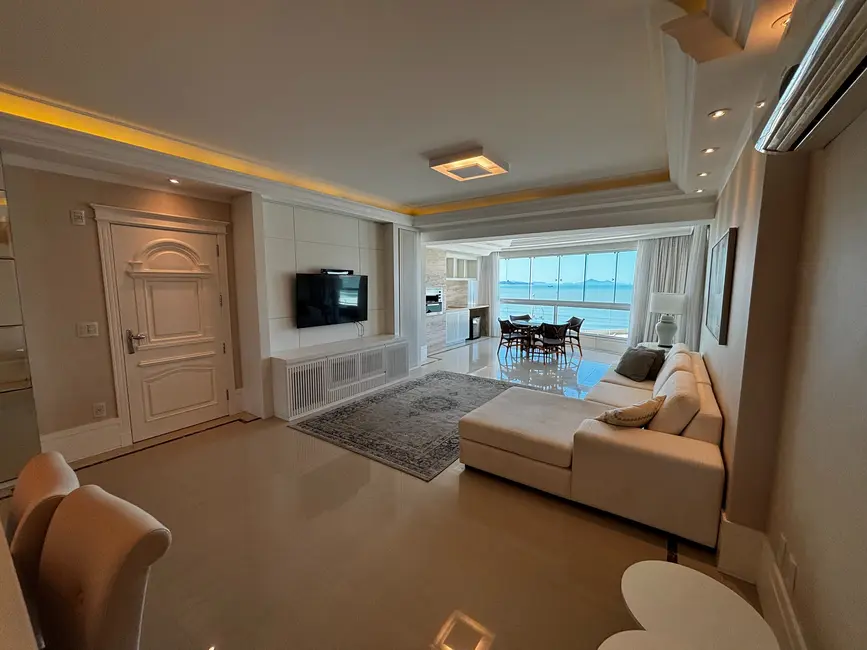 Apartamento com 3 quartos à venda, 186m2 em Centro, Balneario Camboriu - SC - imagem 3 Foto 3 de Apartamento com 3 quartos à venda, 186m2 em Centro, Balneario Camboriu - SC