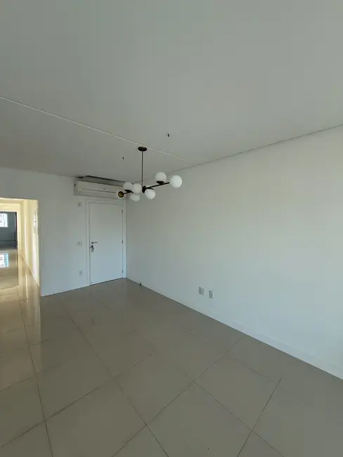 Apartamento com 4 quartos à venda, 135m2 em Pioneiros, Balneario Camboriu - SC - imagem 2 Foto 2 de Apartamento com 4 quartos à venda, 135m2 em Pioneiros, Balneario Camboriu - SC