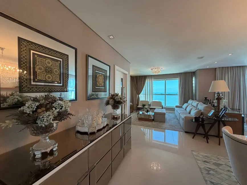 Apartamento com 4 quartos à venda, 189m2 em Centro, Balneario Camboriu - SC - imagem 4 Foto 4 de Apartamento com 4 quartos à venda, 189m2 em Centro, Balneario Camboriu - SC