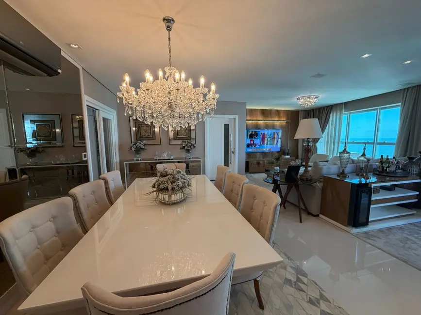 Apartamento com 4 quartos à venda, 189m2 em Centro, Balneario Camboriu - SC - imagem 2 Foto 2 de Apartamento com 4 quartos à venda, 189m2 em Centro, Balneario Camboriu - SC