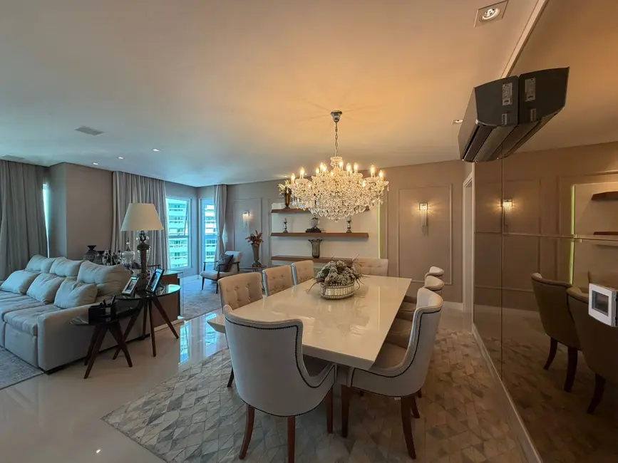 Apartamento com 4 quartos à venda, 189m2 em Centro, Balneario Camboriu - SC - imagem 3 Foto 3 de Apartamento com 4 quartos à venda, 189m2 em Centro, Balneario Camboriu - SC