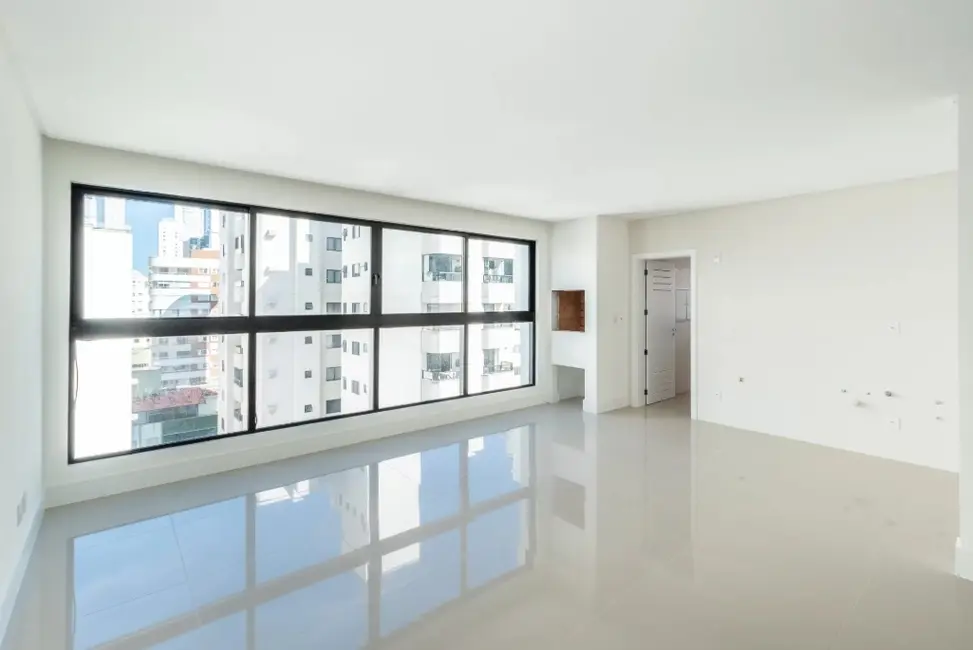 Apartamento com 3 quartos à venda, 117m2 em Centro, Balneario Camboriu - SC - imagem 3 Foto 3 de Apartamento com 3 quartos à venda, 117m2 em Centro, Balneario Camboriu - SC