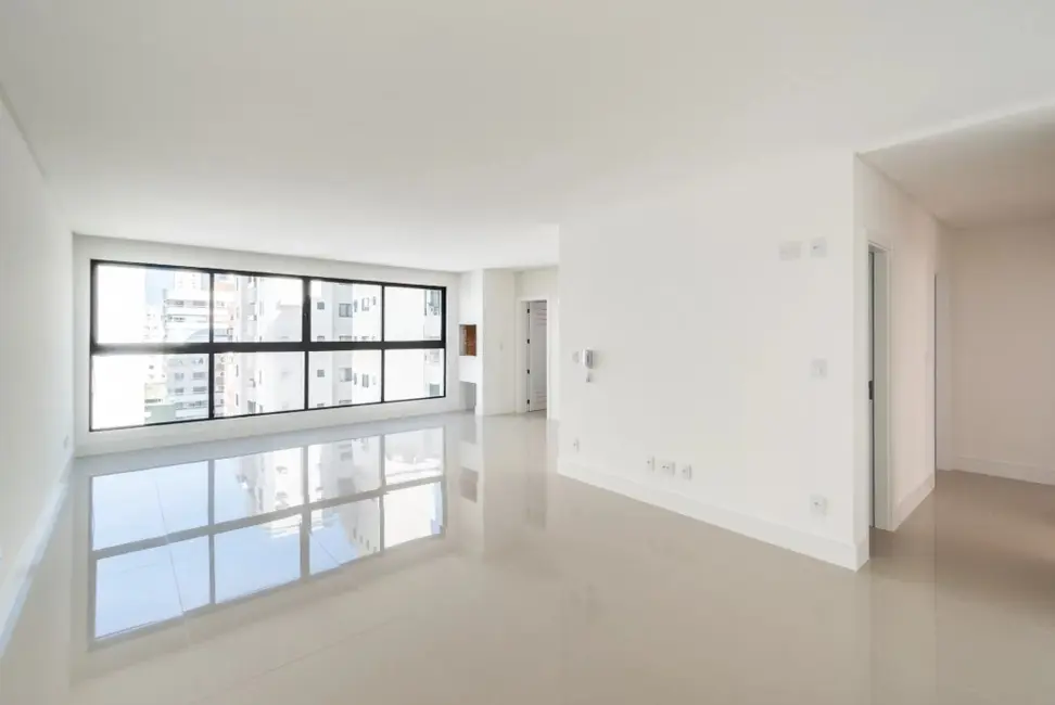 Apartamento com 3 quartos à venda, 117m2 em Centro, Balneario Camboriu - SC - imagem 1 Foto 1 de Apartamento com 3 quartos à venda, 117m2 em Centro, Balneario Camboriu - SC
