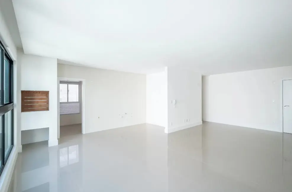 Apartamento com 3 quartos à venda, 117m2 em Centro, Balneario Camboriu - SC - imagem 6 Foto 6 de Apartamento com 3 quartos à venda, 117m2 em Centro, Balneario Camboriu - SC