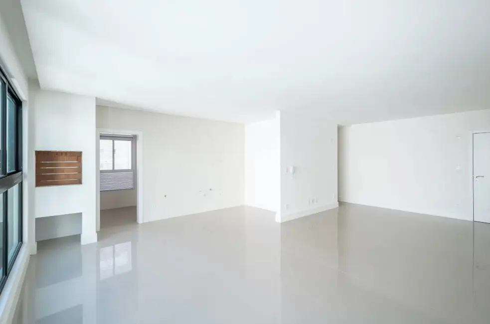 Apartamento com 3 quartos à venda, 117m2 em Centro, Balneario Camboriu - SC - imagem 2 Foto 2 de Apartamento com 3 quartos à venda, 117m2 em Centro, Balneario Camboriu - SC