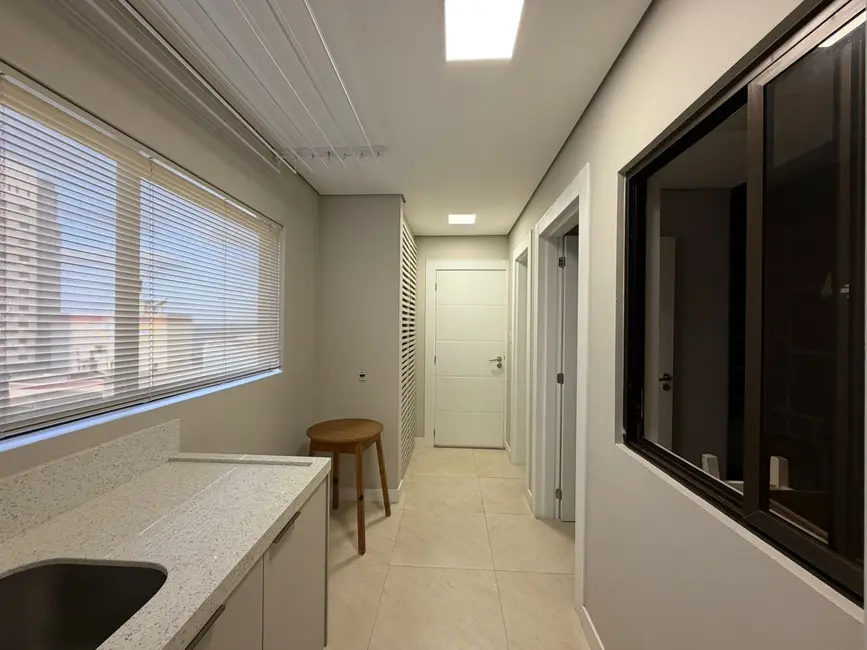 Apartamento com 3 quartos à venda em Centro, Balneario Camboriu - SC - imagem 6 Foto 6 de Apartamento com 3 quartos à venda em Centro, Balneario Camboriu - SC