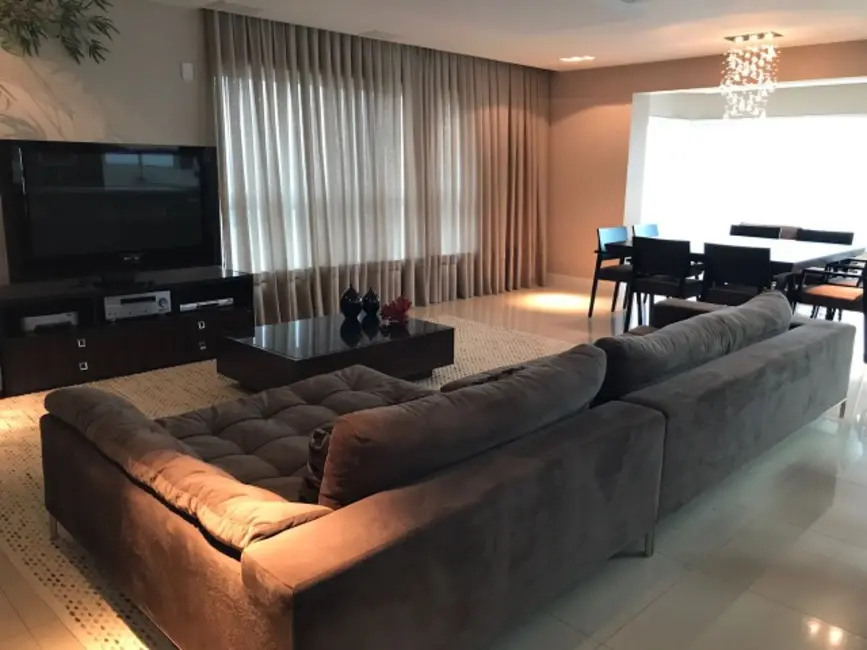 Foto 2 de Apartamento com 3 quartos à venda, 206m2 em Centro, Balneario Camboriu - SC