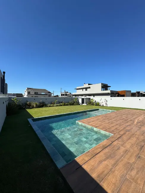 Foto 2 de Casa de Condomínio com 5 quartos à venda, 486m2 em Santa Regina, Camboriu - SC